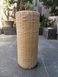 Malla de Ratán Tejida a Mano que Ofrece una Superficie Transpirable y una Apariencia Natural para Uso en Interiores - Product Image 3