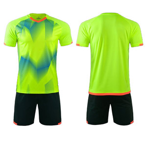 Maillot de football personnalisé pour hommes, très demandé, design sur mesure, équipement de football professionnel - Product Image 1