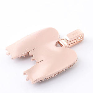 Colgante de Alas Chapado en Oro Rosa con Cristales de Estrás Micro Pavé, Amuleto Hiphop, Joyería de Moda Unisex - Product Image 3