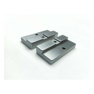 Outils de coupe personnalisés en TiCN (carbure de titane) avec revêtement acrylique par pulvérisation, offrant une lubrification élevée, une faible friction et des performances améliorées - Product Image 1