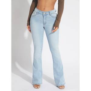 กางเกงยีนส์ทรงบานสีฟ้าอ่อนสไตล์วินเทจสำหรับผู้หญิง เอวสูง ขากระดิ่ง ผ้ามีความยืดหยุ่น แฟชั่นสตรีทแวร์ ไซส์ 26 ถึง 40 - Product Image 5