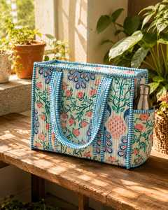Bolsa de Mano Acolchada de Algodón con Diseño Floral de Veer Handicrafts, Cierre de Cremallera, Gran Capacidad, Estilo Moderno, Hecha en Rajasthan, para Compras y Viajes - Product Image 4