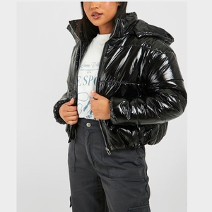 Veste bomber matelassée épaisse et respirante pour femme Legends CrownPremium Quality, coupe ample, avec capuche amovible en nylon. - Product Image 2