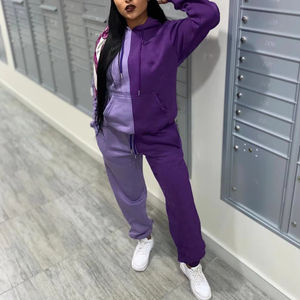 Ensemble de survêtement en coton pour femmes, taille personnalisée, design moderne, ensemble athleisure, logo personnalisé, OEM, marque privée, directement de l'usine - Product Image 1