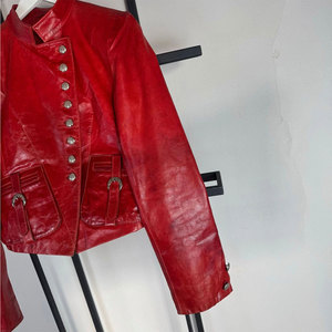 Chaqueta de moto corta de cuero rojo vintage, estilo motero, entallada, estilo streetwear, con botones, venta al por mayor de fábrica - Product Image 6