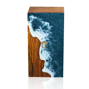 Urne funéraire en résine inspirée de l'océan, magnifique urne funéraire artisanale en bois avec une artisanat en résine bleu et blanc vibrant par AYAANS - Product Image 5