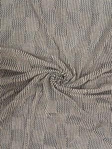 Tissu en maille crochetée noir et beige de qualité supérieure – Motif ondulé complexe texturé – Drapé élégant ajouré - Product Image 5