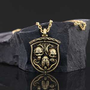 Collar con Colgante de Calavera BOJ 01, Collar con Tres Calaveras, No Vea, No Oiga, No Hable, Precio Bajo - Product Image 1