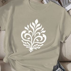 Camiseta Informal para Mujer con Motivo Botánico Abstracto, Cuello Redondo, Manga Corta, Corte Regular, Poliéster con Estampado por Transferencia de Calor - Product Image 3