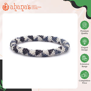 Fournisseur professionnel vendant des bijoux de mode faits à la main de haute qualité, bracelets en perles de verre au design tendance pour femmes, sur mesure. - Product Image 2