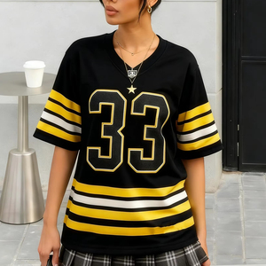 Camiseta de béisbol americana con número impreso, manga corta, cuello en V, estilo holgado, moderno, estilo urbano, Y2K, top de verano para mujer - Product Image 1