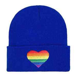 Bonnet d'hiver en tricot blanc avec logo personnalisé brodé en forme de cœur arc-en-ciel, unisexe, bonnet chaud à revers pour femmes et hommes, style LGBTQ Pride. - Product Image 5