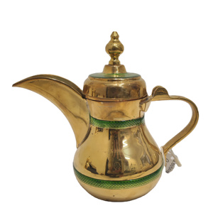 Servidor de Café Dallah de Latón Hecho a Mano con Borde Grabado Verde, Diseño Clásico, Ecológico, con Tapa y Asa para una Experiencia Gastronómica Auténtica - Product Image 1