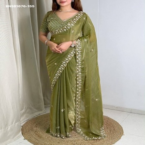Sari de satén de lujo de primera calidad con bordado de cuentas y lentejuelas, y blusa con bordados elaborados de cuadros - Exportador indio - Product Image 1