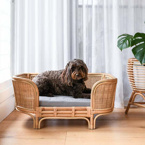 Canapé pour chien en rotin artisanal avec accoudoirs hauts et coussin, lit pour animaux de compagnie en osier, chaise longue pour chat, mobilier d'intérieur pour animaux, décoration de la maison - Product Image 4