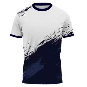 T-shirt de sport pour homme en sublimation, conçu avec un tissu à séchage rapide et un design personnalisé élégant pour un confort et des performances ultimes. - Product Image 2