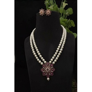 Ensemble collier et boucles d'oreilles Mala en laiton plaqué or de qualité supérieure, orné de perles véritables et de zirconiums cubiques, idéal pour les mariages, les fiançailles et les soirées, pour femmes. - Product Image 2