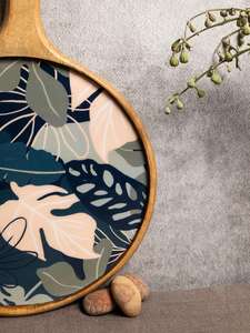 Tabla de servir de madera de mango de alta demanda con estampado de esmalte, bandeja de queso hecha a mano con asa, bandeja decorativa para comedor, disponible para la venta. - Product Image 5