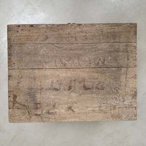 Coffre de rangement vintage en bois massif blanchi, style rustique, avec sangles en fer, coffre de la fortune, table basse style ferme pour salon - Product Image 6
