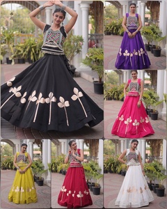 Ensemble Lehenga en Soie Romaine Premium 24 Kali avec Broderie Gota Pan Patti, Blouse en Dentelle à Miroirs, Doublure en Coton Anti-humidité, Toutes Saisons - Product Image 2
