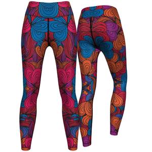 Leggings de compression athlétiques pour femmes, personnalisables en gros, unis ou imprimés par sublimation, collants d'entraînement respirants et très élastiques - Product Image 1