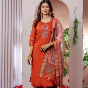 Ensemble Kurti, pantalon et dupatta en viscose de soie de qualité supérieure avec broderie – Vêtements ethniques élégants pour le Royaume-Uni, les États-Unis et le Canada - Product Image 1