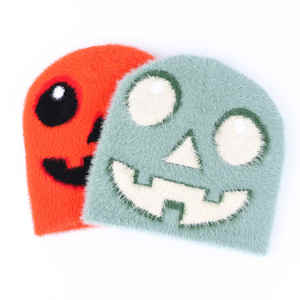 Bonnet en mohair de créateur avec lettres jacquard en laine tricotée pour homme et femme - Product Image 4