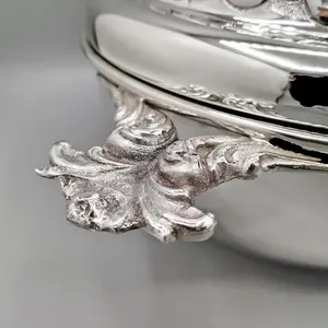 Casserole élégante en acier inoxydable isolée |   Parfait pour la table à manger et l'agencement du buffet - Product Image 6