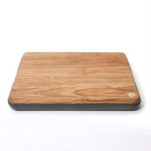Planche à découper en bois massif avec poignée, planche à découper de cuisine durable pour la viande, les légumes, les fruits, le pain et les aliments de tous les jours - Product Image 1