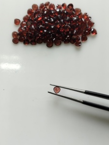 Natural Red <b>Garnet</b> 4MM Heart Cut Best Quality Loose Gemstone For Jewelry Making - Product Image 3