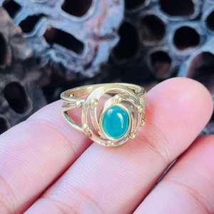 Anillo de Calcedonia Azul, Anillo Boho con Diseño en Espiral, Anillo de Latón Dorado, Anillo Étnico de Latón, Anillo Vintage, Venta al por Mayor - Product Image 1