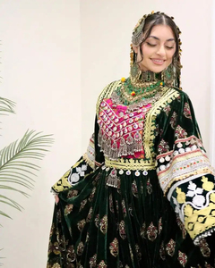 Robe afghane Kuchi faite à la main en tissu de qualité supérieure, vêtements ethniques en solde, robe brodée avec des motifs de patchwork, robe pour femmes, robe afghane Kuchi - Product Image 3