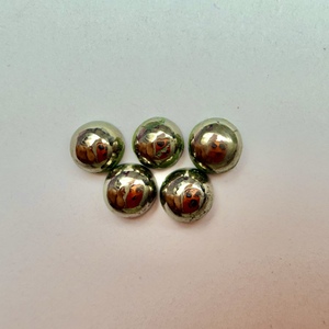 Lote al por mayor de gemas sueltas calibradas de pirita dorada natural de 6x6 mm, cabujón redondo con parte trasera plana para fabricación de joyas. - Product Image 4