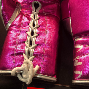 ถุงมือชกมวยแบบสั่งทำพิเศษ หนังวัว ระบายอากาศได้ดี กันลื่น ปิดนิ้วมือเต็มรูปแบบ ปิดด้วยแถบตีนตุ๊กแก คุณภาพสูง ดีที่สุด - Product Image 5