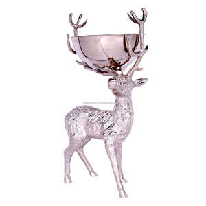 Grande décoration de table en métal en forme de renne pour table de banquet de Noël, ajoutant de la chaleur et une ambiance festive - Product Image 4