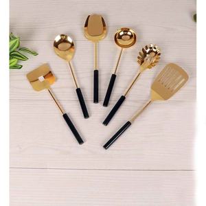 Increíble juego de utensilios de filtro de restaurante pulido con espejo dorado con mango redondo de cerámica negra Juego de cucharas para cocinar y servir ensaladas - Product Image 1
