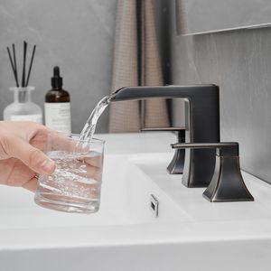 Rubinetto da Bagno ORB a 3 Fori con Scarico a Scomparsa, Maniglia a Doppia Leva, 8 Pollici, per Lavabo e Doccia - Product Image 3