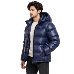 Restez au chaud en extérieur avec les vestes matelassées pour hommes, conçues pour une superposition facile, une silhouette élégante et une chaleur pratique. - Product Image 6