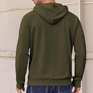 เสื้อฮู้ดดี้สีเขียวมะกอกสำหรับผู้ชายแบบสั่งทำ |   เสื้อพูลโอเวอร์ผ้าฟลีซคลาสสิก |   ผ้าฝ้าย 100% บุซับใน กันน้ำ สำหรับฤดูหนาว ทรงปกติ สวมใส่สบาย - Product Image 4