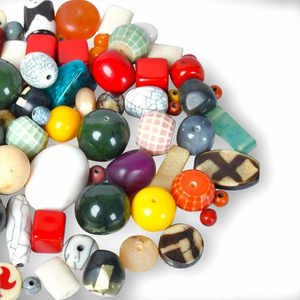 Cuentas Cuadradas de Coral y Hueso de Concha Hechas a Mano en Caja, Suministros de Joyería Únicos y Sostenibles - Product Image 6
