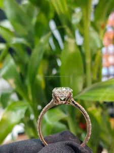 Anillo de Diamantes de Corte Ovalado de Lujo en Oro Blanco con Piedras Laterales, Elegante Joya de Compromiso para Mujer, Diseño Personalizado de Primera Calidad - Product Image 3