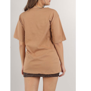เสื้อยืดลำลองแขนสั้นพรีเมียมสำหรับผู้หญิง OEM สีพื้น ผ้าฝ้ายเจอร์ซีย์ 100% สวมใส่สบาย ทรงโอเวอร์ไซส์ คอกลม - Product Image 2