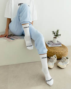 Chaussettes de sport réfléchissantes pour la sécurité nocturne, chaussettes de course et de cyclisme pour femmes - Product Image 5