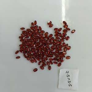 โกเมนสีแดงธรรมชาติ 3.5x2.5 มม. รูปทรงวงรี คุณภาพดีที่สุด พลอยเม็ดเดี่ยวสำหรับทำเครื่องประดับ - Product Image 2