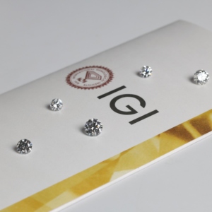 Diamant de laboratoire brillant de 0,75 ct, couleur F, clarté VVS2, CVD/HPHT, certifié IGI, pour bagues de fiançailles élégantes B2B - Product Image 1
