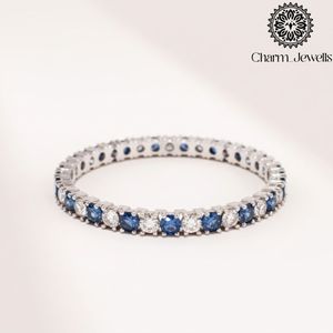 Bague de fiançailles classique pour femme en argent 925 plaqué or, sertie de moissanite taille coussin, certifiée IGI - Product Image 3