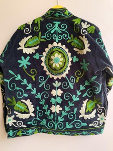 Chaqueta de terciopelo con bordado artístico Suzani de arte folclórico indio, estilo festival, para mujer, talla grande - Product Image 3