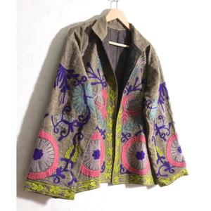 Veste Suzani faite à la main pour femmes, en coton, style bohème, brodée, ethnique - Product Image 3