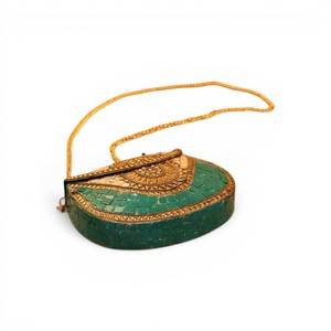 Bolso de mano artesanal de metal con mosaico de piedra |   Bolso bandolera étnico decorativo con correa de cadena |   Bolso de mano de noche hecho a mano por diseñador para mujer - Product Image 1