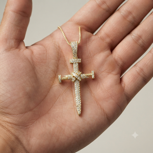 SHRAMAN DIAMOND Croix de Jésus minimaliste personnalisée, plaquée or 10K, sertie de diamants de laboratoire taille brillant, breloque fine religieuse chrétienne unisexe - Product Image 4